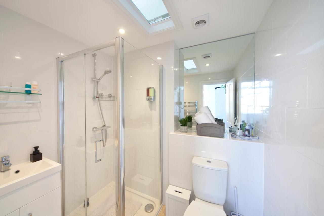 Beachfront Compact Coastal Crib, Direct Sea Views & Air Conditioning Littlestone-on-Sea Экстерьер фото