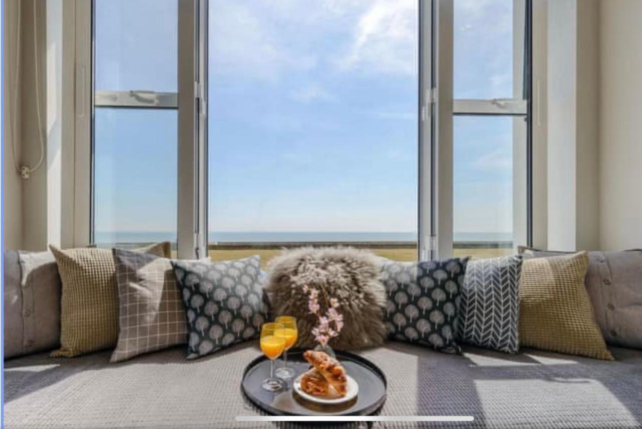 Beachfront Compact Coastal Crib, Direct Sea Views & Air Conditioning Littlestone-on-Sea Экстерьер фото