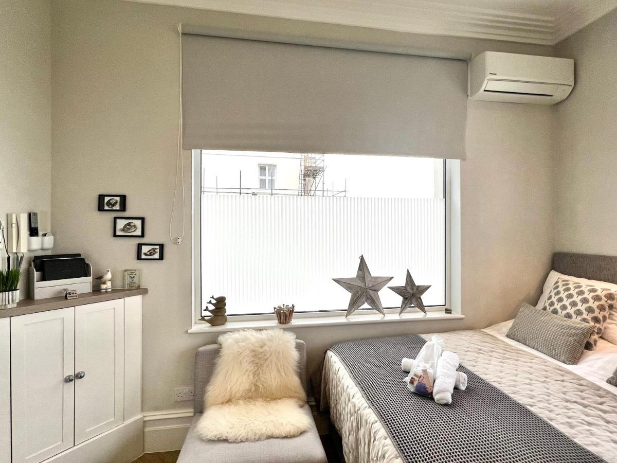 Beachfront Compact Coastal Crib, Direct Sea Views & Air Conditioning Littlestone-on-Sea Экстерьер фото