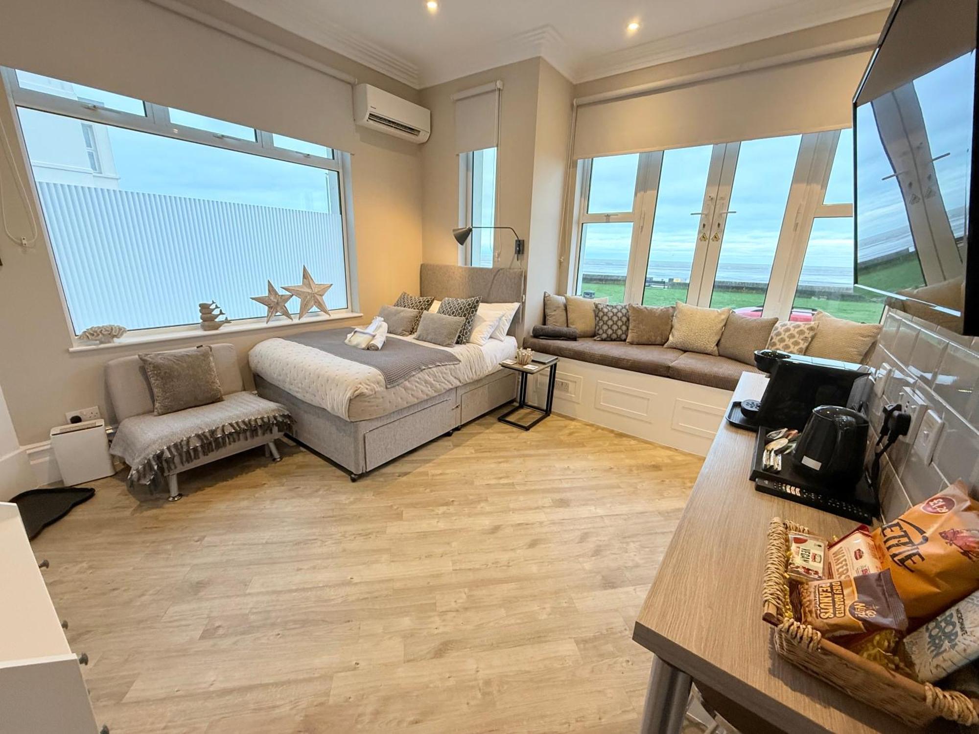 Beachfront Compact Coastal Crib, Direct Sea Views & Air Conditioning Littlestone-on-Sea Экстерьер фото